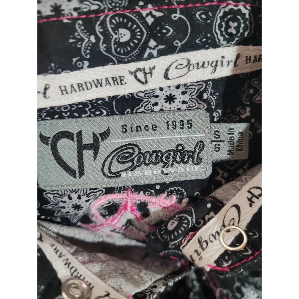 Cowgirl Hardware Western Snap Shirt Girls‎ Small Black Pink Paisley Cross
